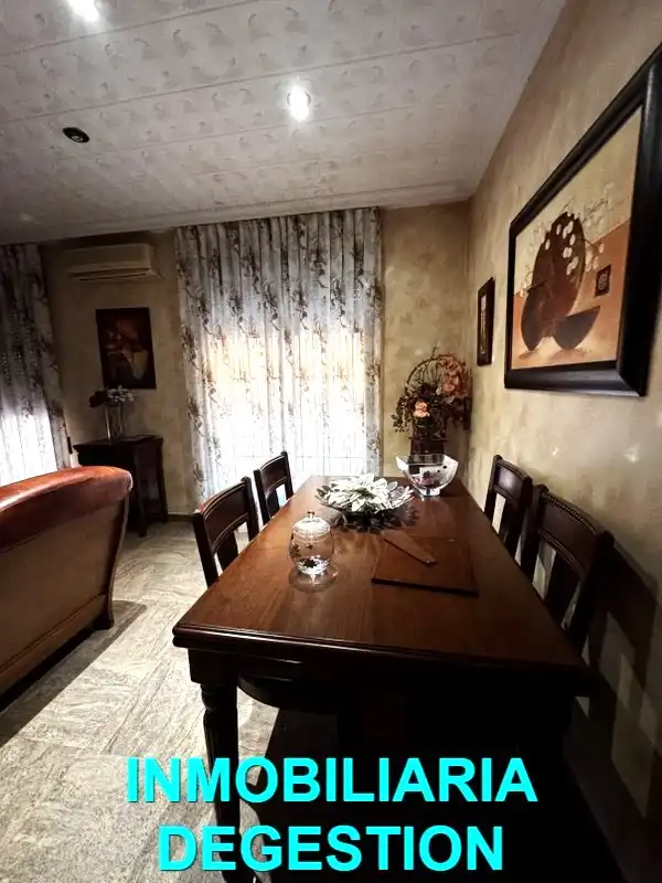 Comedor de Casa adosada en venta en Linares con Aire acondicionado, Jardín privado y Terraza