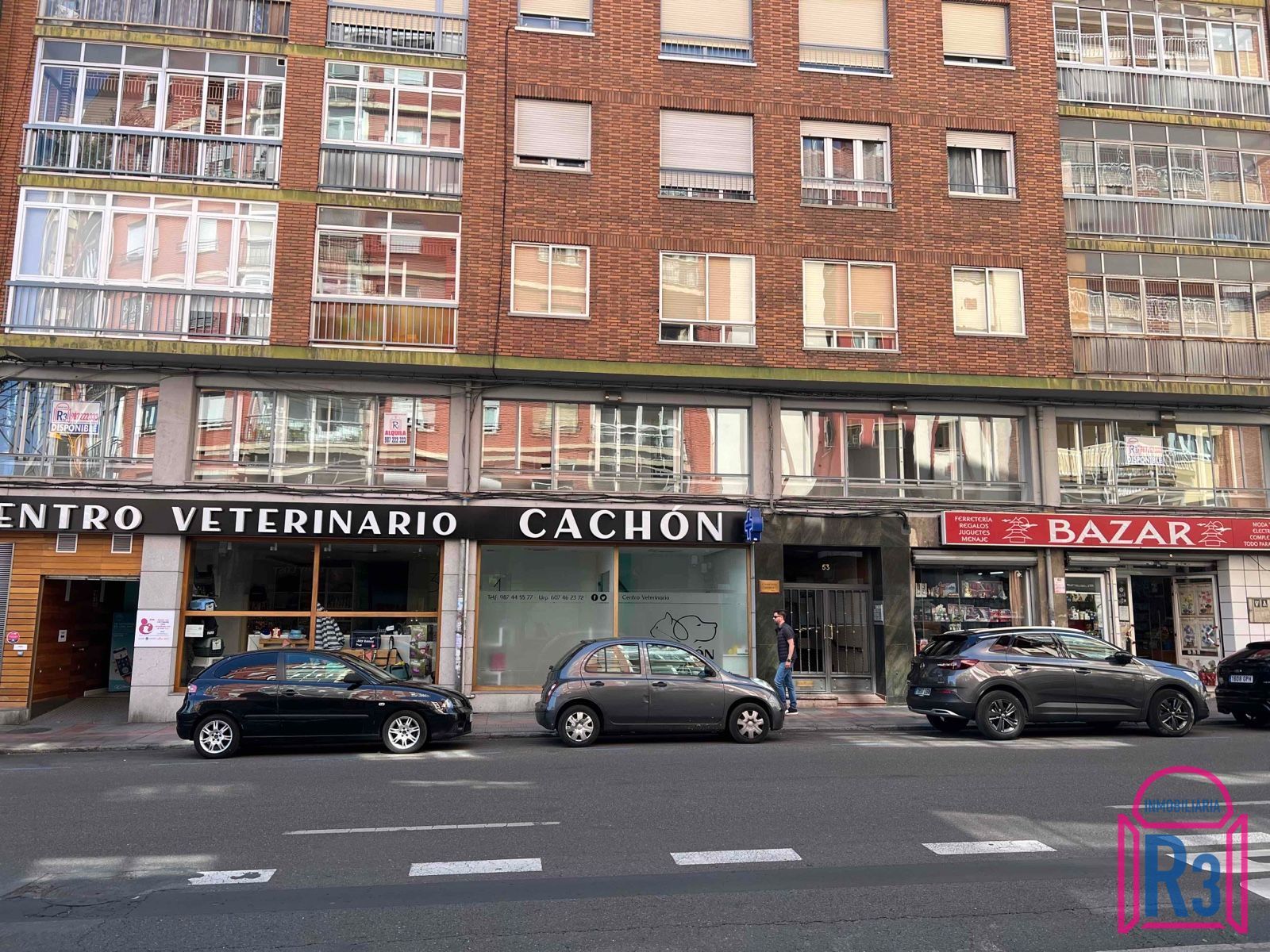 Exterior view of Office for sale in León Capital   with Heating
