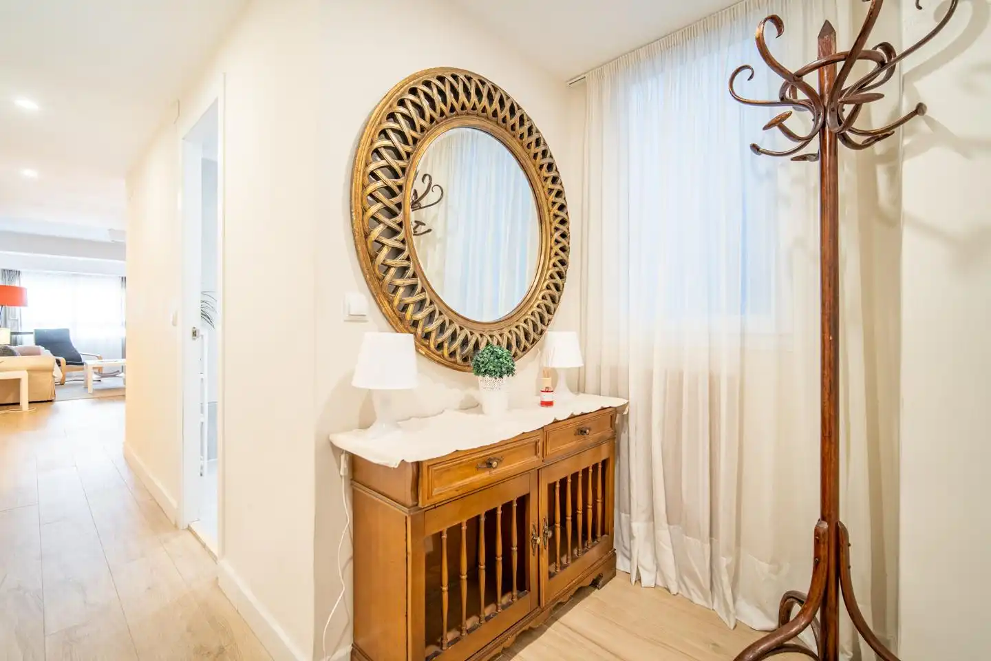 Flat for sale in Valencia  with Air Conditioner, Private garden and Furnished