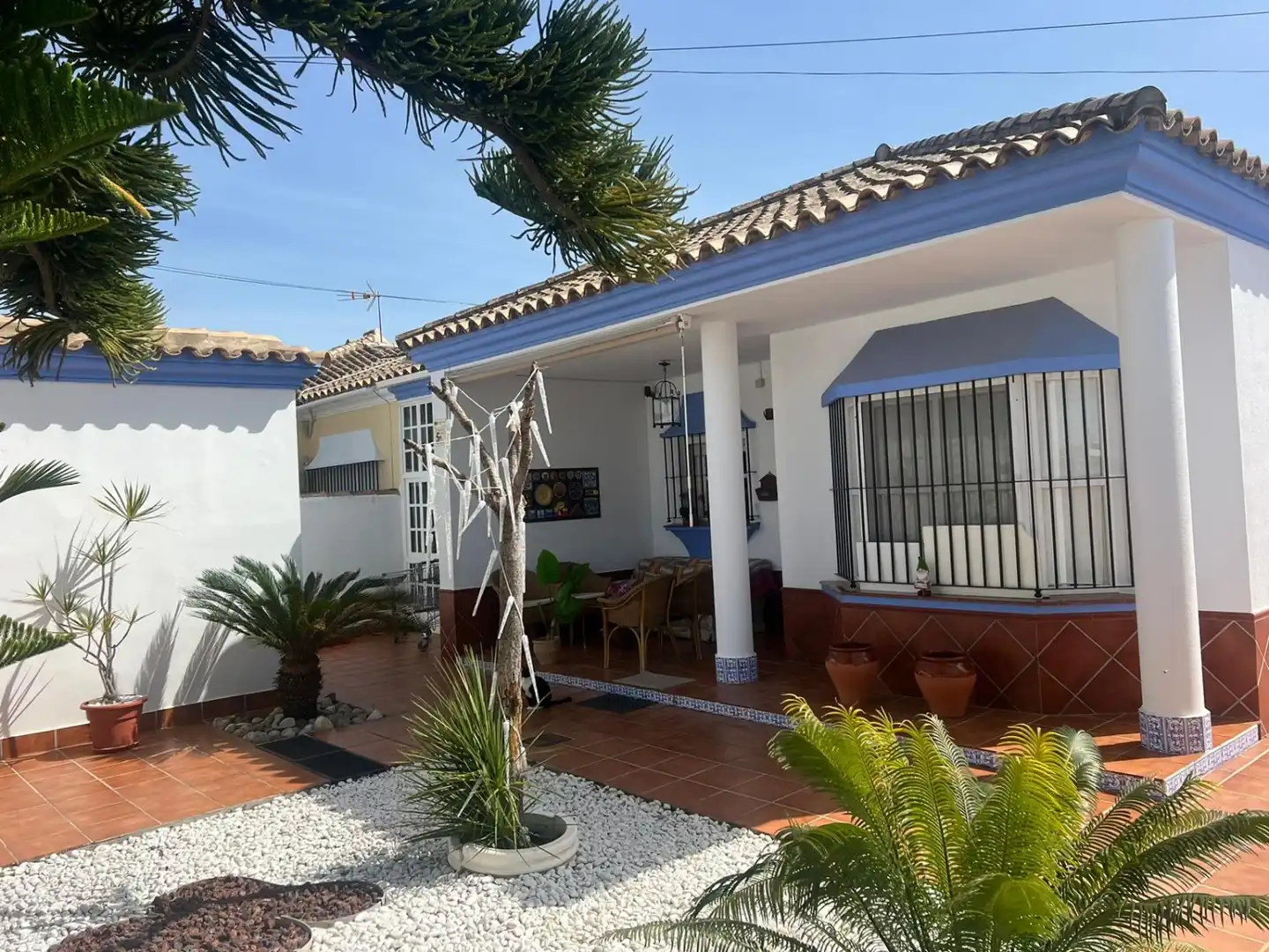 Exterior view of Houses for sale in Chiclana de la Frontera  with Storage room, Swimming Pool and Oven