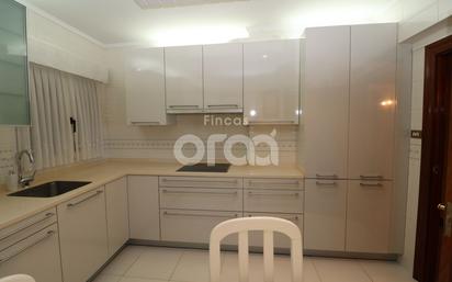 Kitchen of Flat for sale in Santurtzi 