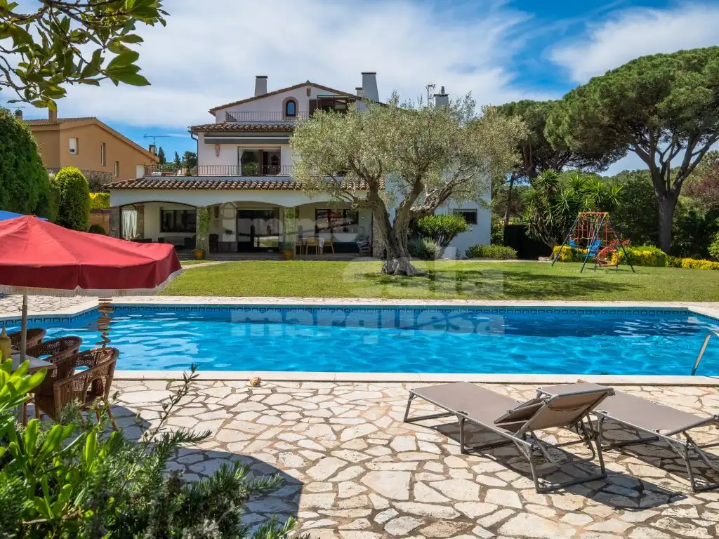 House for sale in Calle Illes Medes