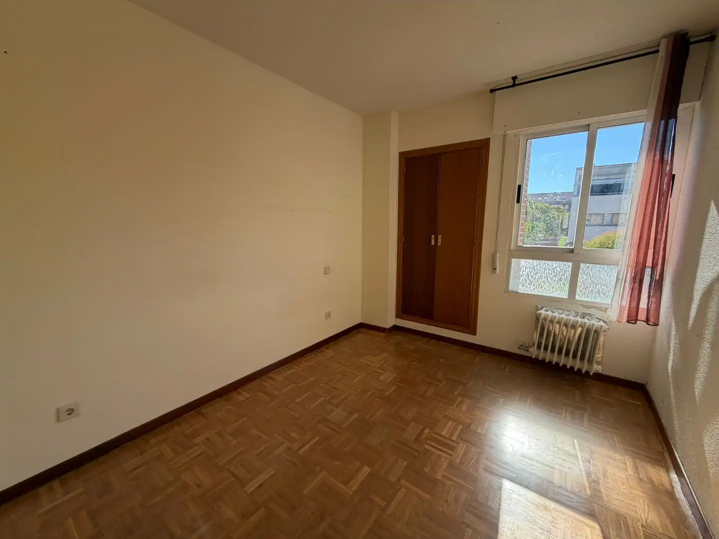 Bedroom of Flat for rent in Valladolid
