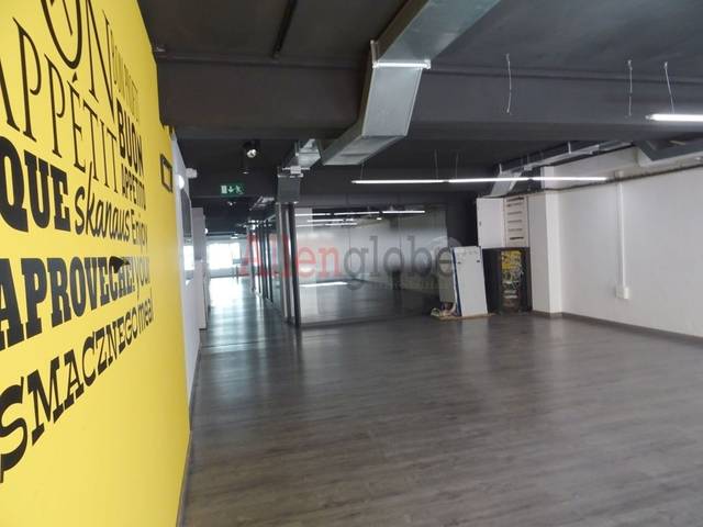 Local comercial en Alquiler en Fontán