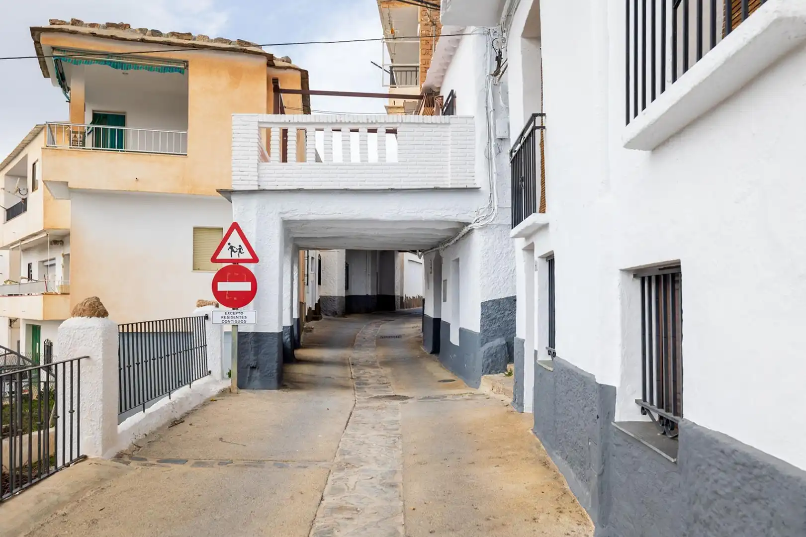 Vista exterior de Piso en venta en La Taha con Terraza