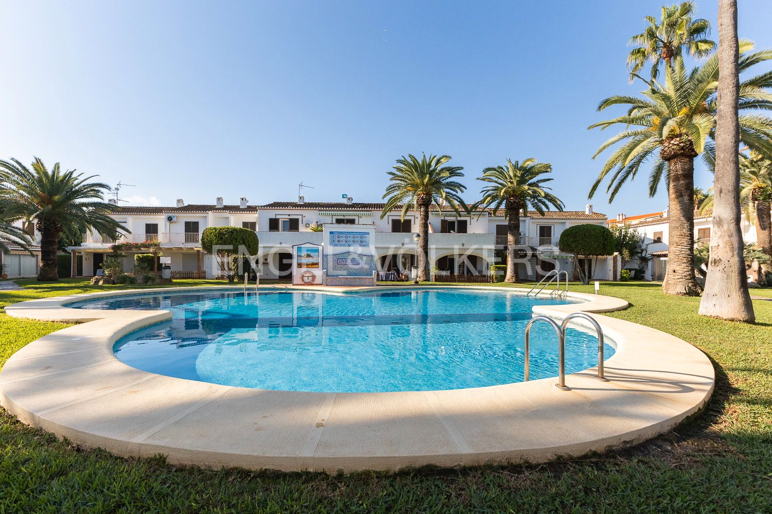 Vista exterior de Apartament en venda en Dénia amb Aire condicionat, Calefacció i Terrassa
