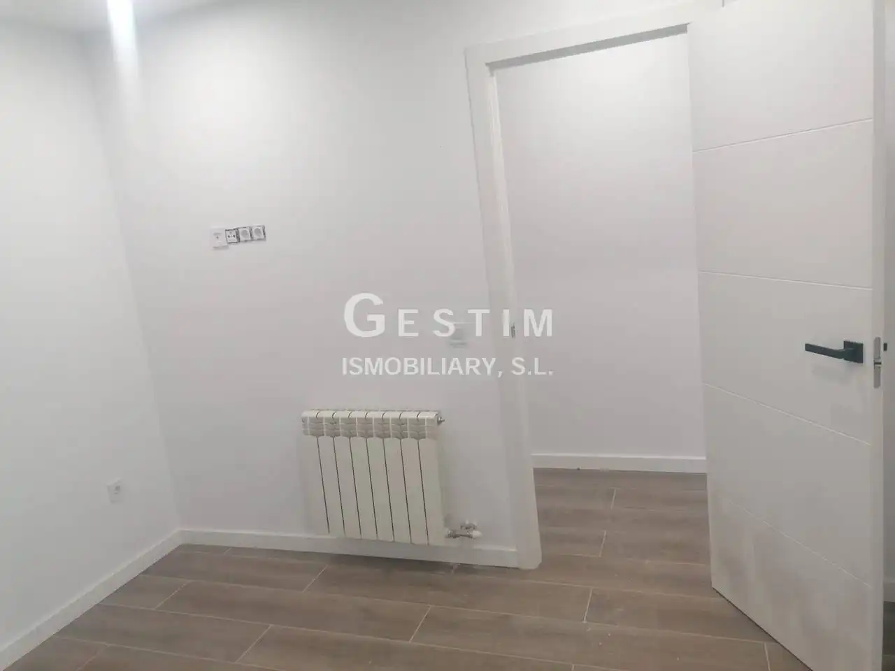 Piso en venta en Vic con Calefacción, Balcón y Alarma