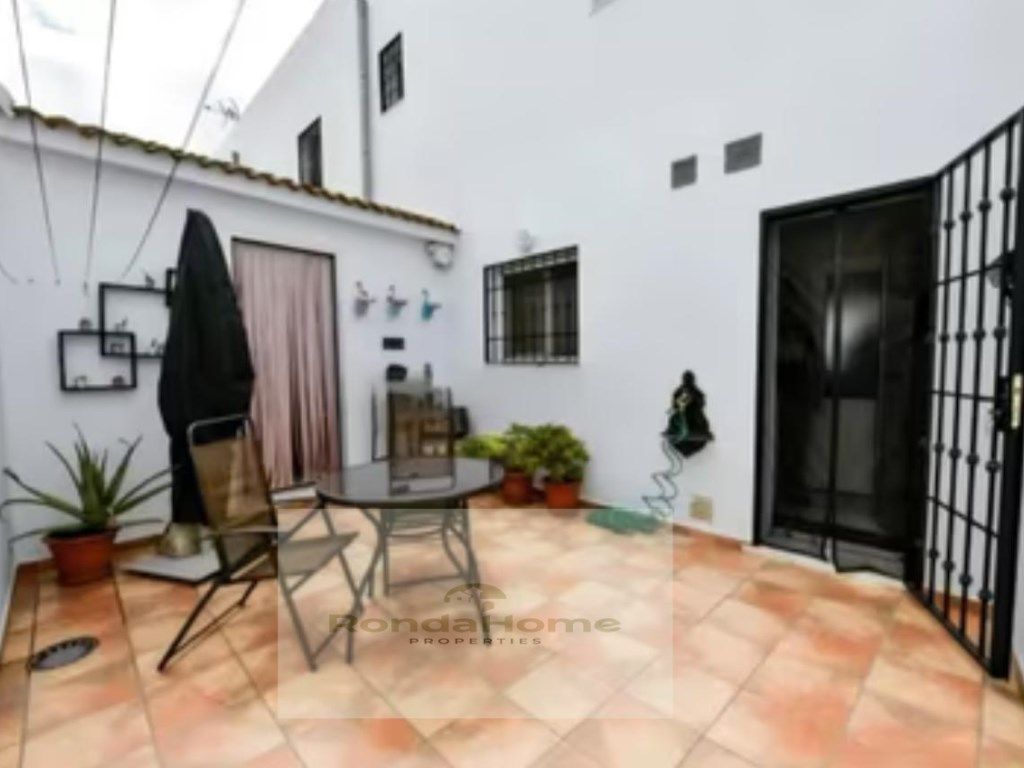 Casa adosada en venda a Cuevas del Becerro