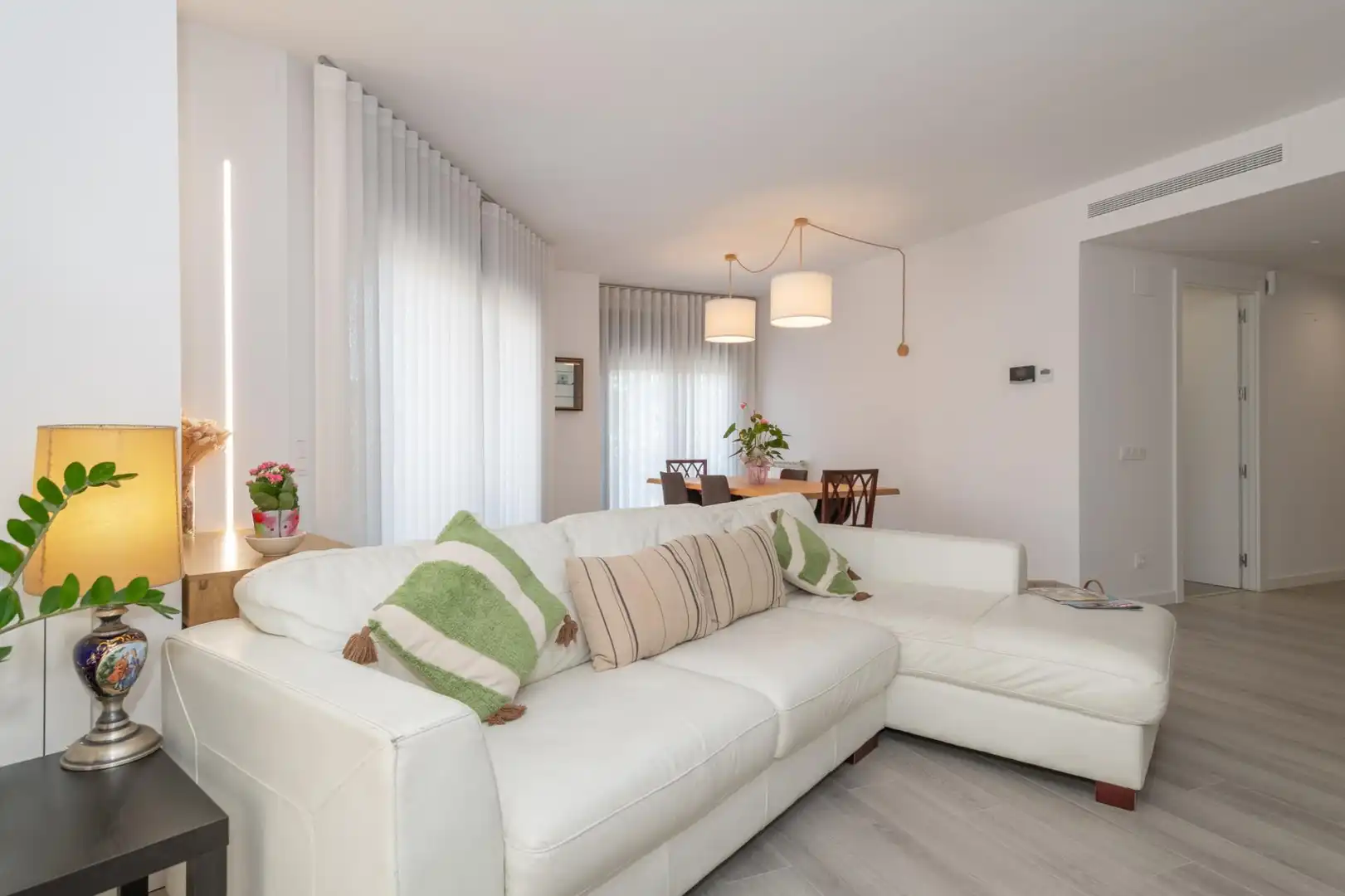 Sala d'estar de Apartament de lloguer en Girona amb Parquet i Piscina comunitària