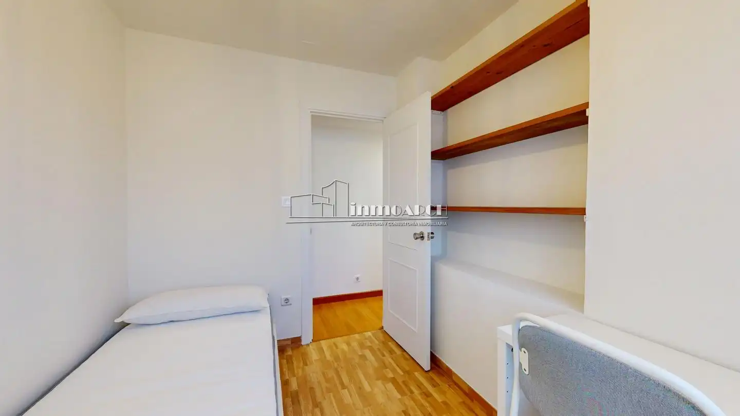 Habitación de Piso de alquiler en A Coruña Capital  con Calefacción y Amueblado