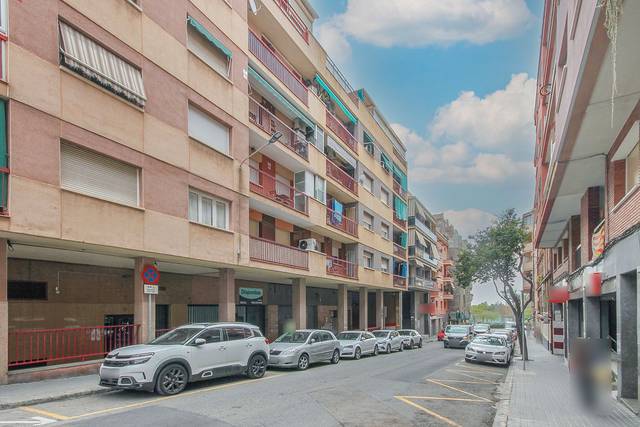 Local comercial en Alquiler en C/ Hierbabuena  en Pubilla Cases