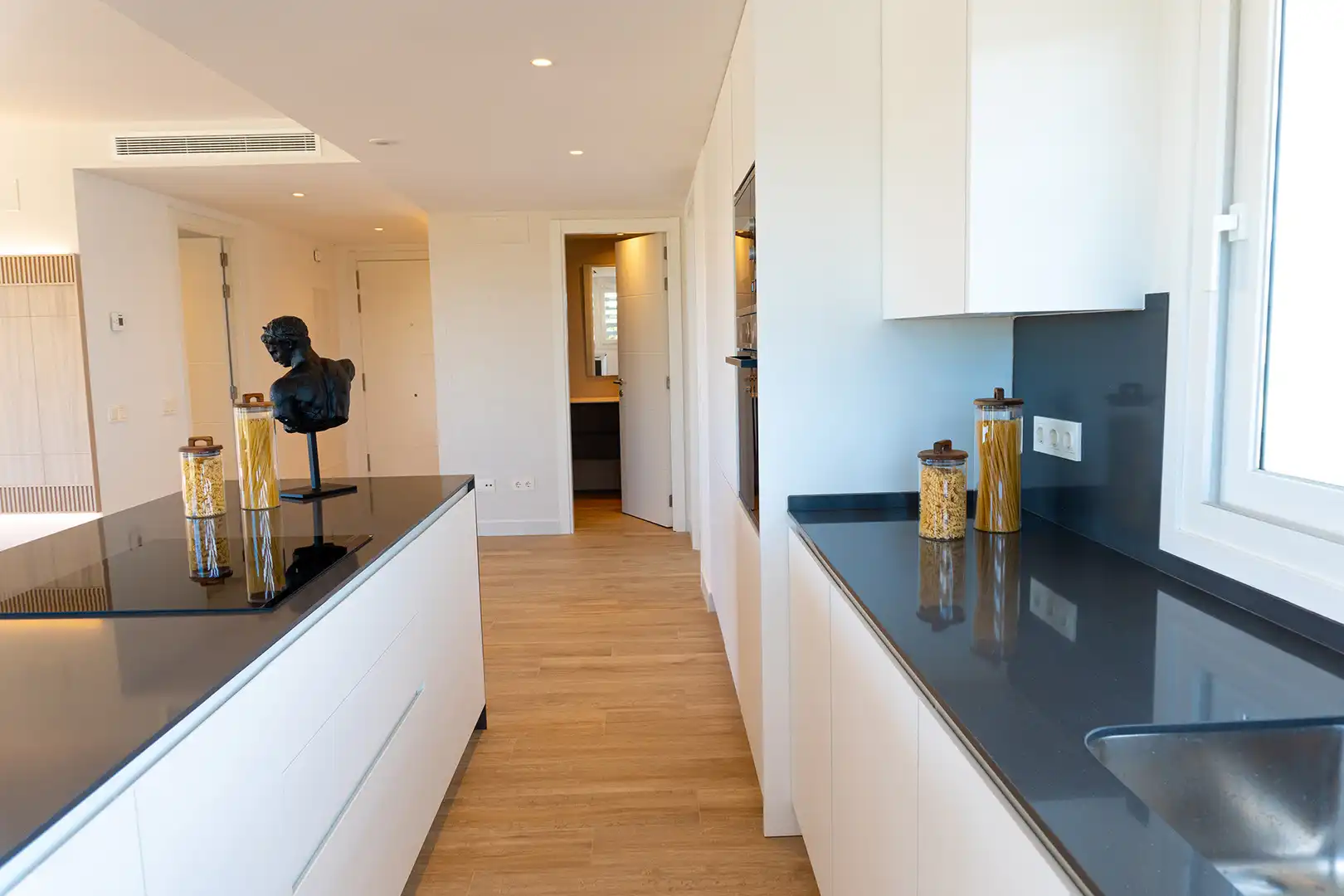 Apartament amb terrassa en venda a Casares pueblo, imagen 5
