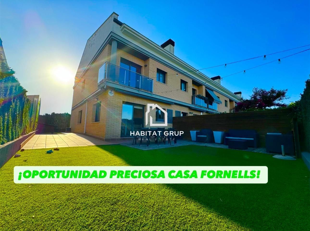 Vista exterior de Casa adosada en venda en Fornells de la Selva amb Calefacció, Jardí privat i Terrassa