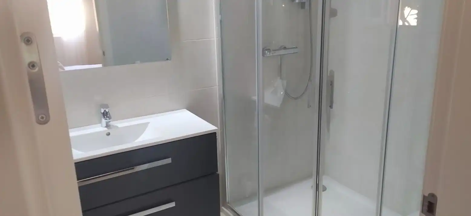 Bany de Casa o xalet en venda en L'Alfàs del Pi amb Jardí privat