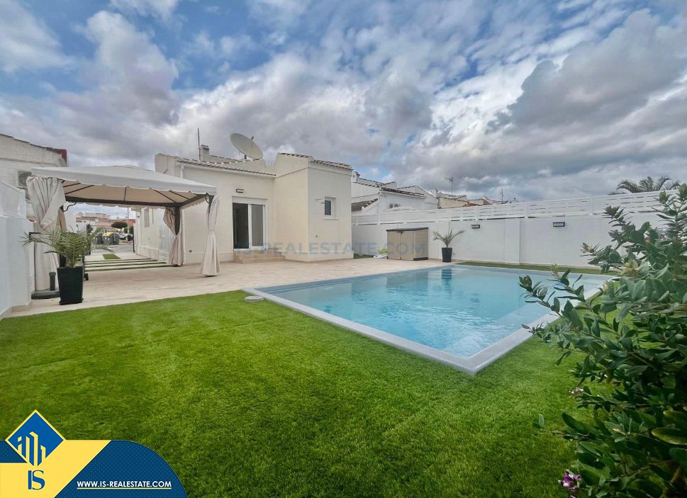 Piscina de Casa o xalet en venda en Torrevieja amb Terrassa, Piscina i Moblat