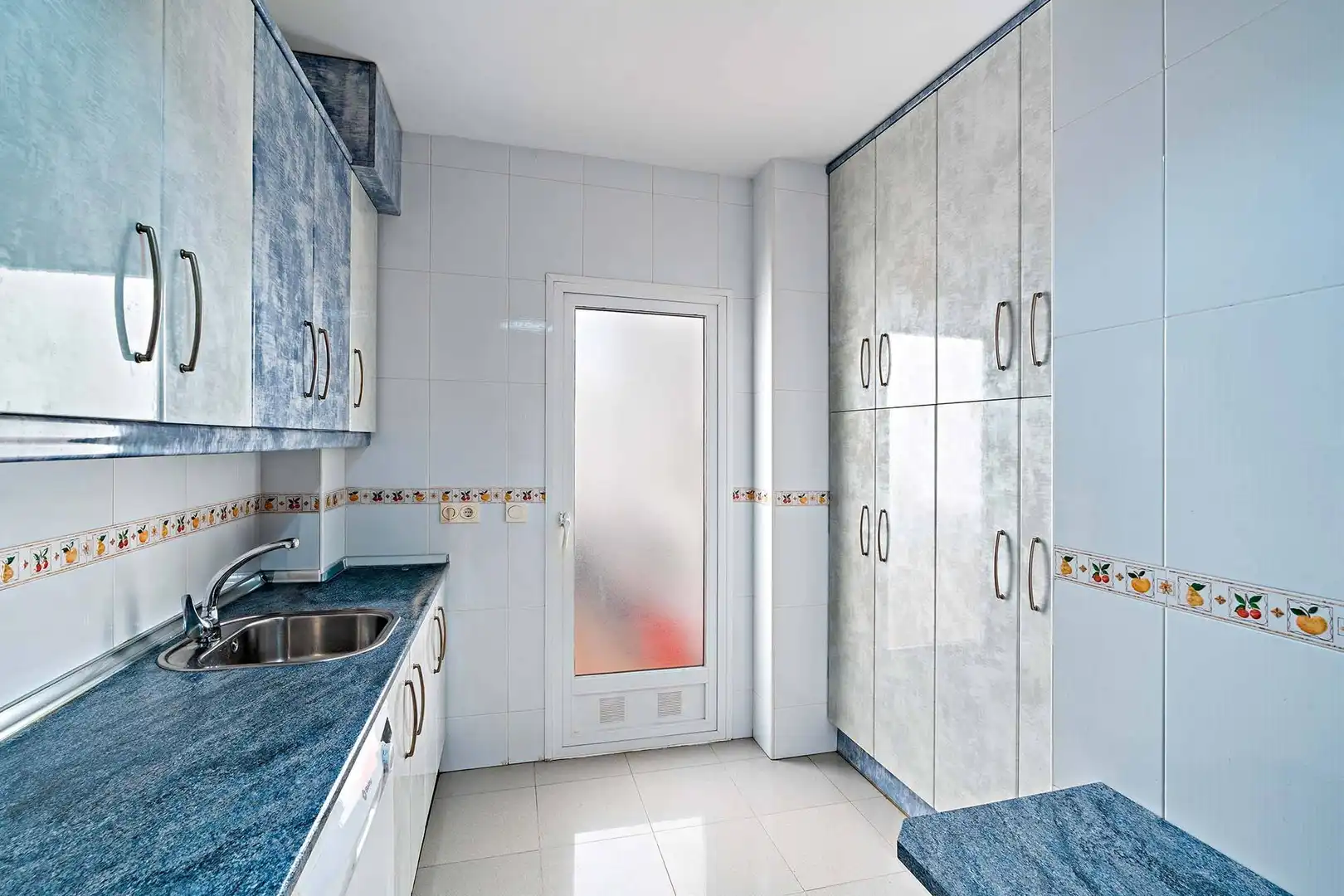 Bathroom of Flat for rent in Roquetas de Mar  with Air Conditioner, Heating and Private garden