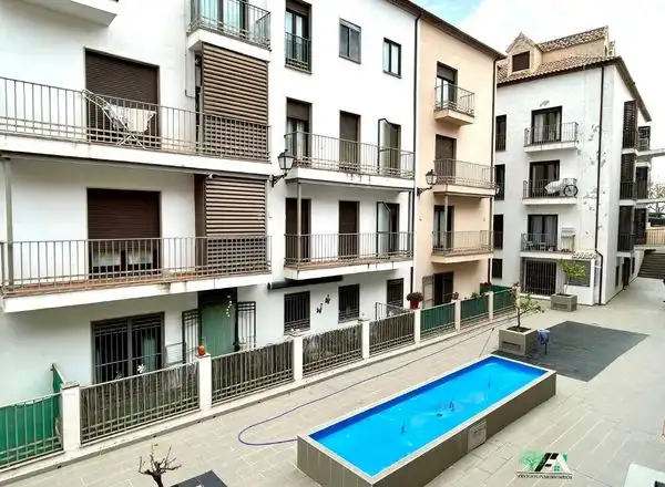 Vista exterior de Pis en venda en Baeza amb Aire condicionat, Traster i Moblat