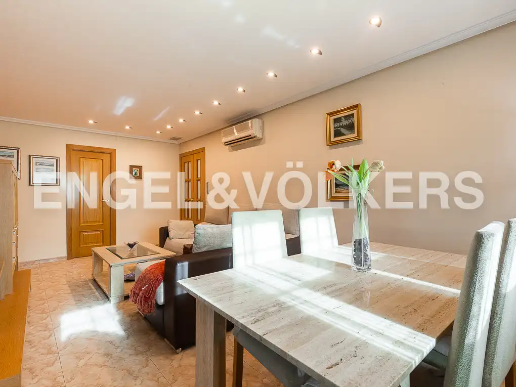 Flat for rent in Sant Pau