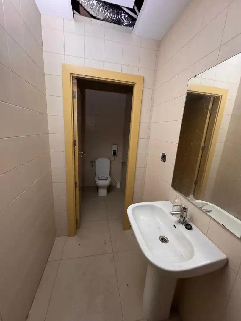 Bany de Local en venda en Sant Vicenç Dels Horts