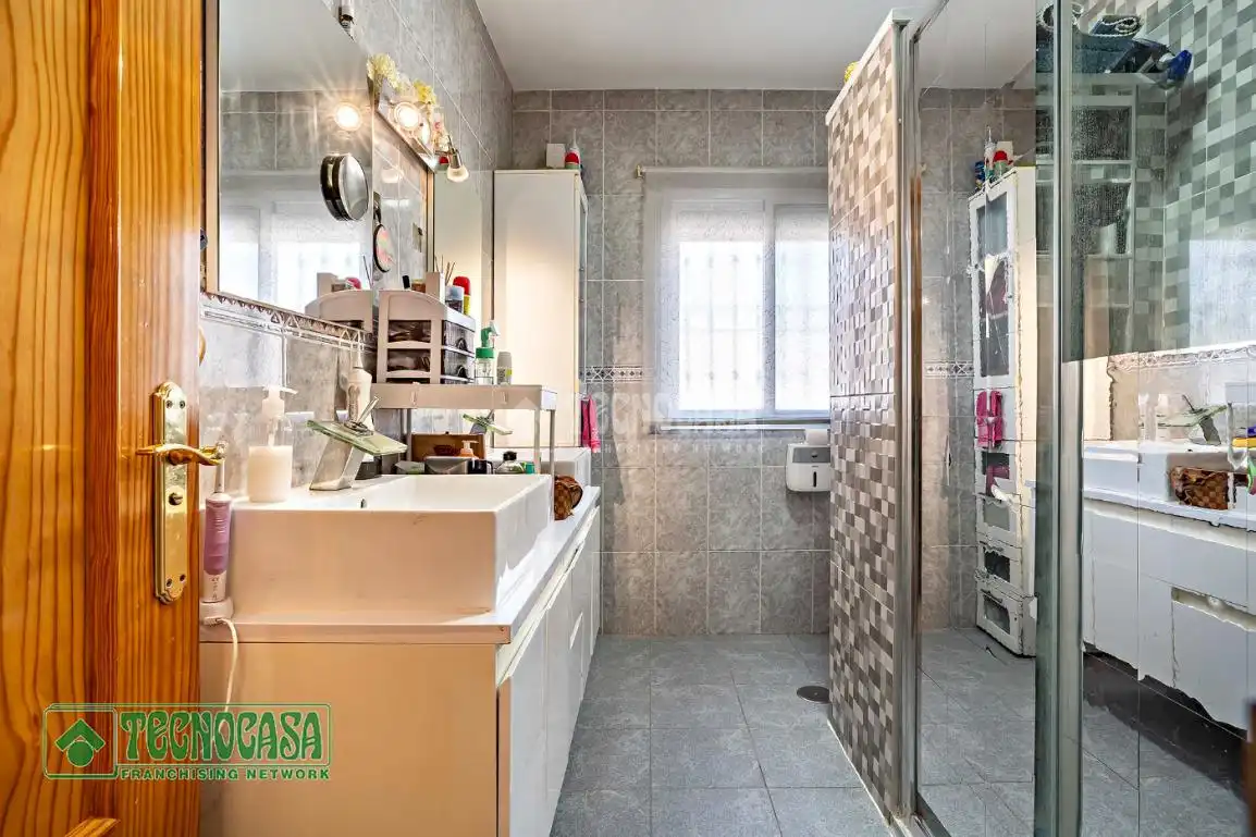 Baño de Casa adosada en venta en Cártama con Aire acondicionado y Calefacción