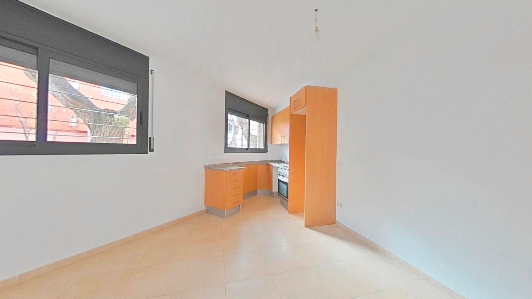 Kitchen of Flat for sale in Vilanova i la Geltrú  with Air Conditioner and Terrace