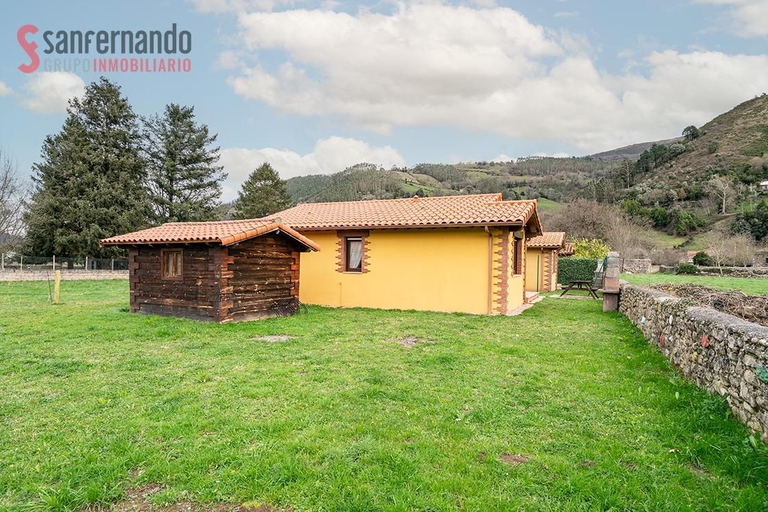 Jardí de Casa o xalet en venda en Santiurde de Toranzo amb Calefacció i Terrassa