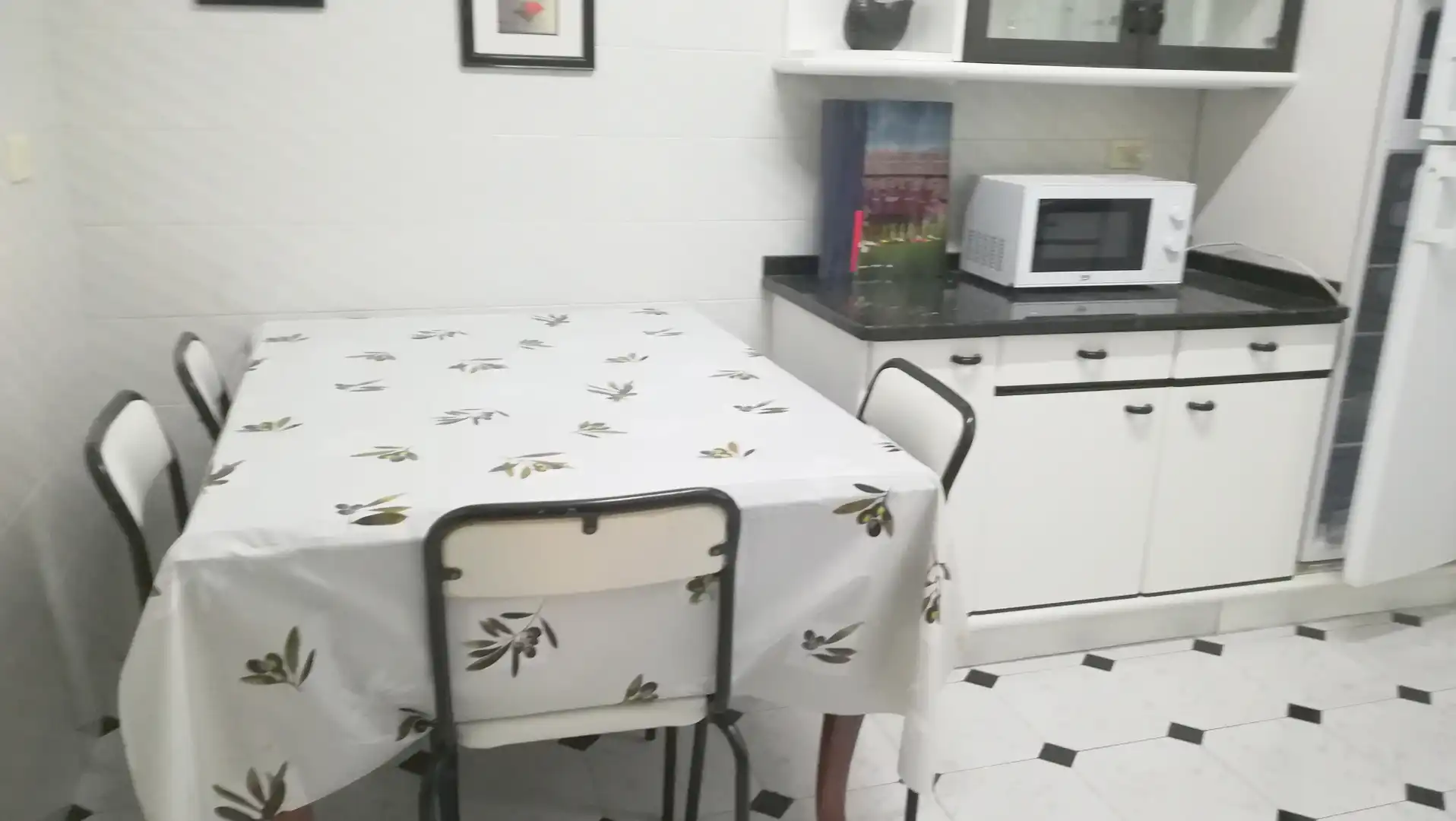 Cuina de Pis de lloguer en Bilbao  amb Calefacció, Moblat i Forn