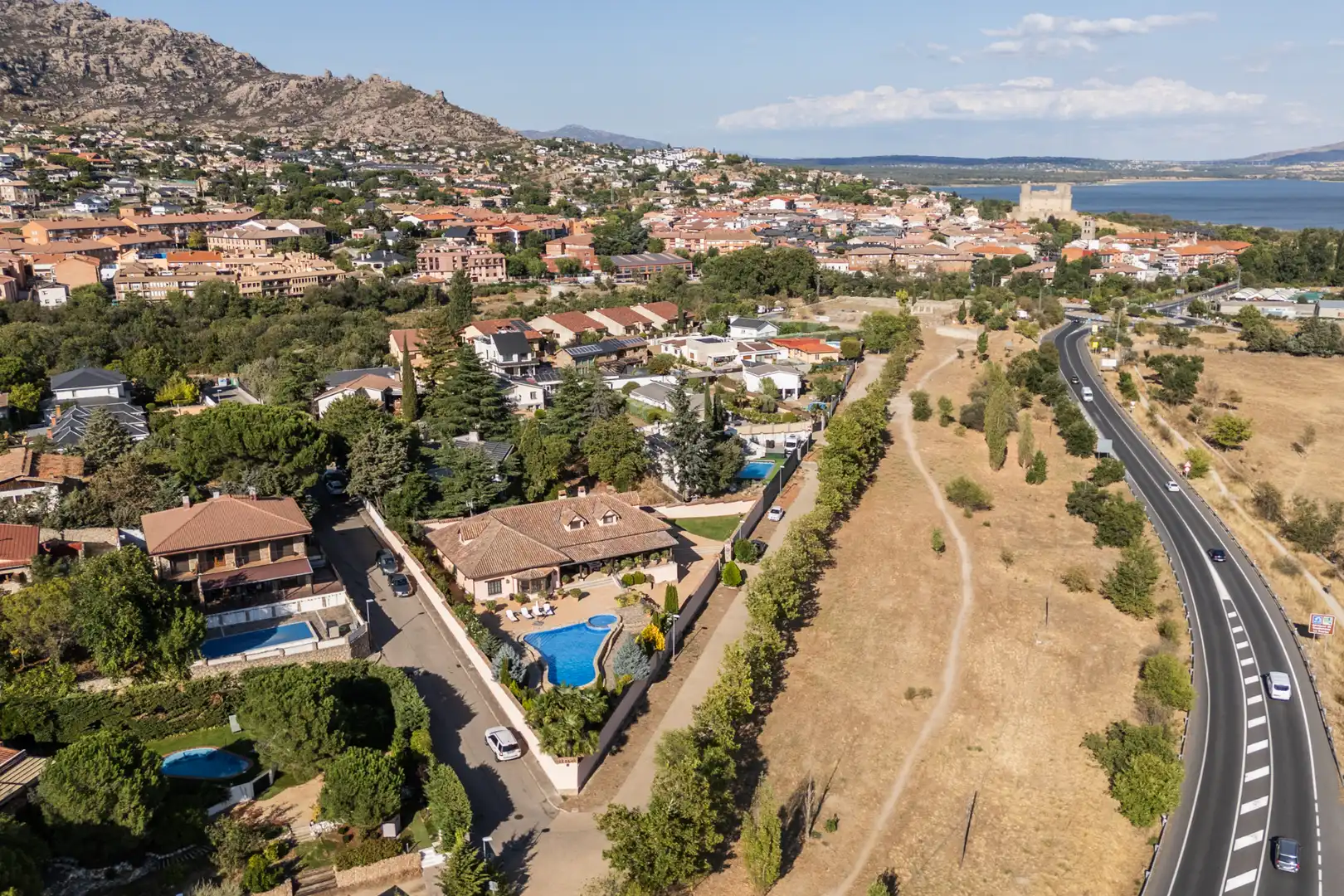 Exterior view of Houses for sale in Manzanares El Real  with Air Conditioner, Heating and Private garden