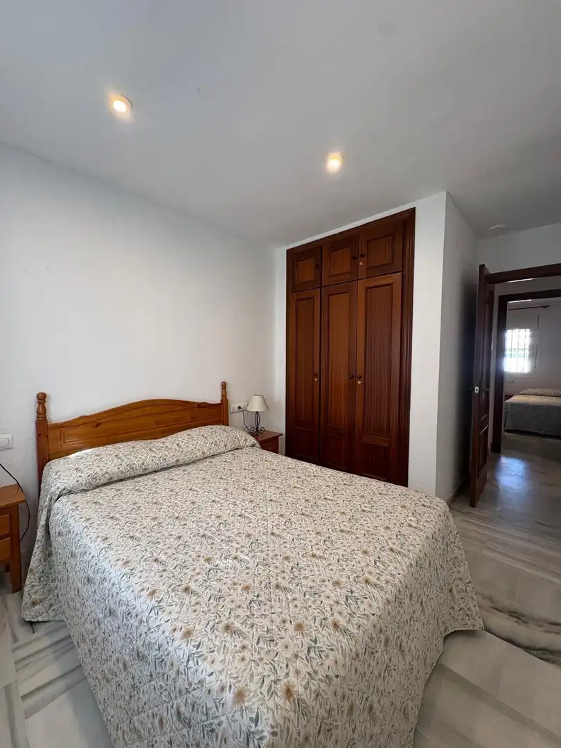 Bedroom of Apartments for rent in Chiclana de la Frontera  with Furnished and Community pool