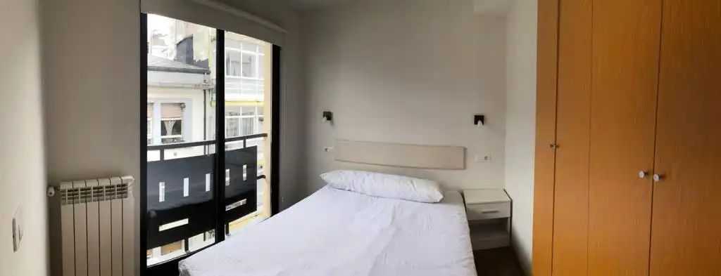 Schlafzimmer von Wohnungen zur Miete in Lugo mit Heizung und Möbliert