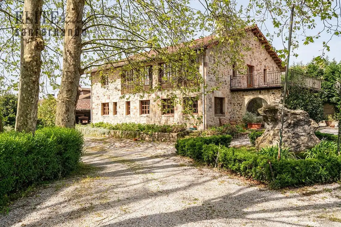 Vista exterior de Casa o xalet en venda en Ribamontán al Monte amb Calefacció, Jardí privat i Traster