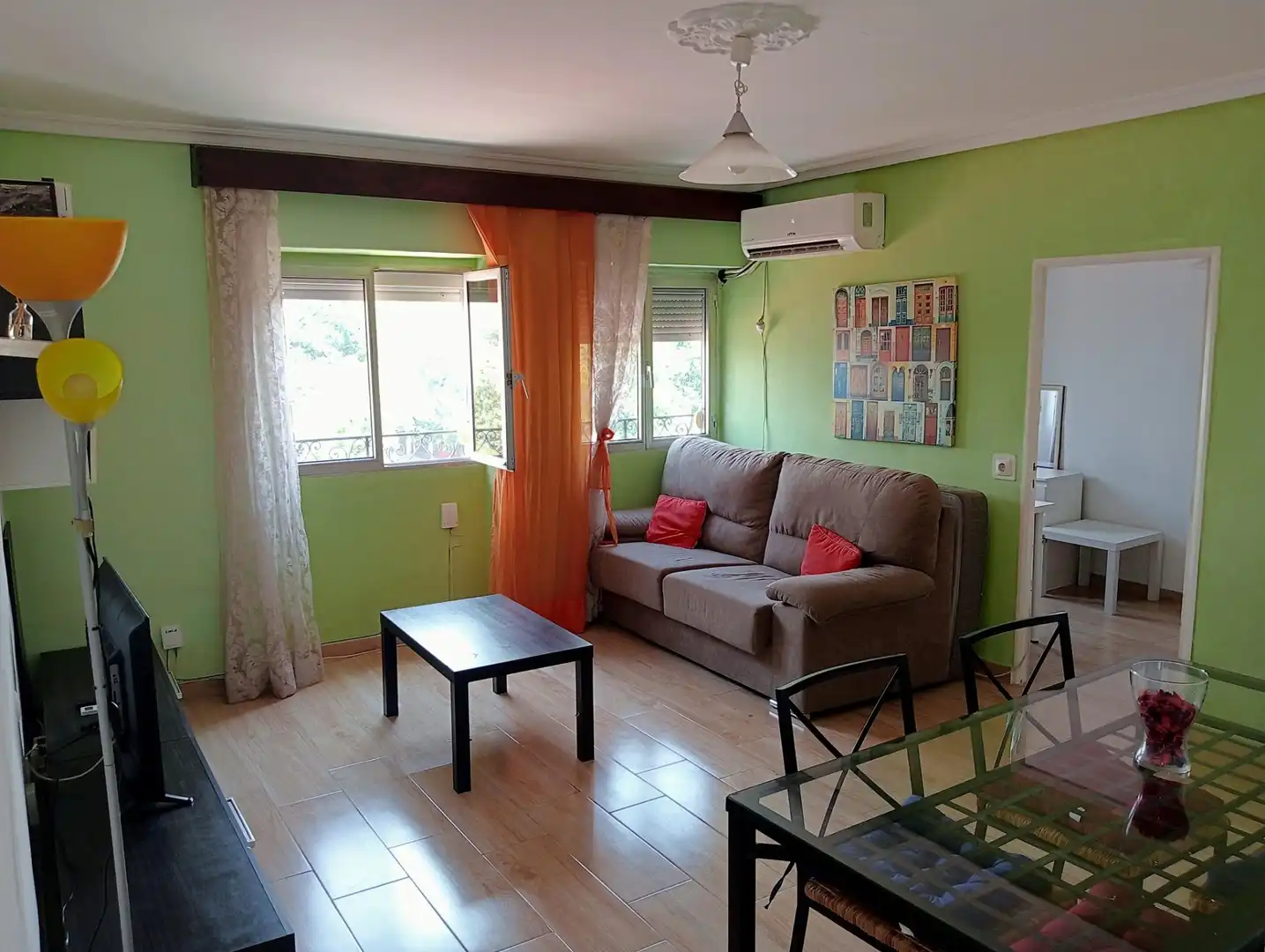 Wohnzimmer von Wohnung zur Miete in Sevilla mit Klimaanlage und Möbliert