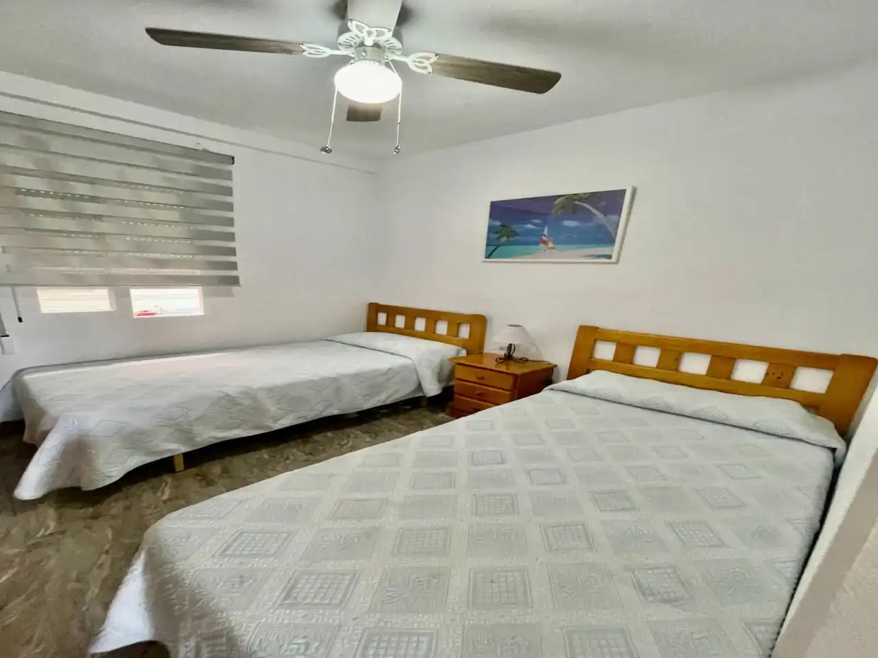 Dormitori de Apartament de lloguer en El Campello amb Aire condicionat, Terrassa i Moblat