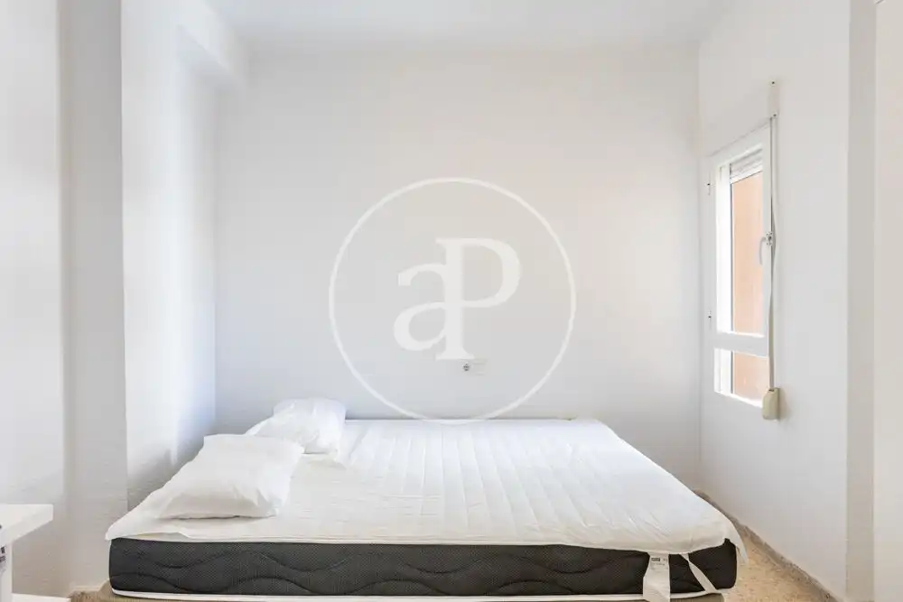 Bedroom of Flat for rent in Valencia  with Air Conditioner, Terrace and Furnished