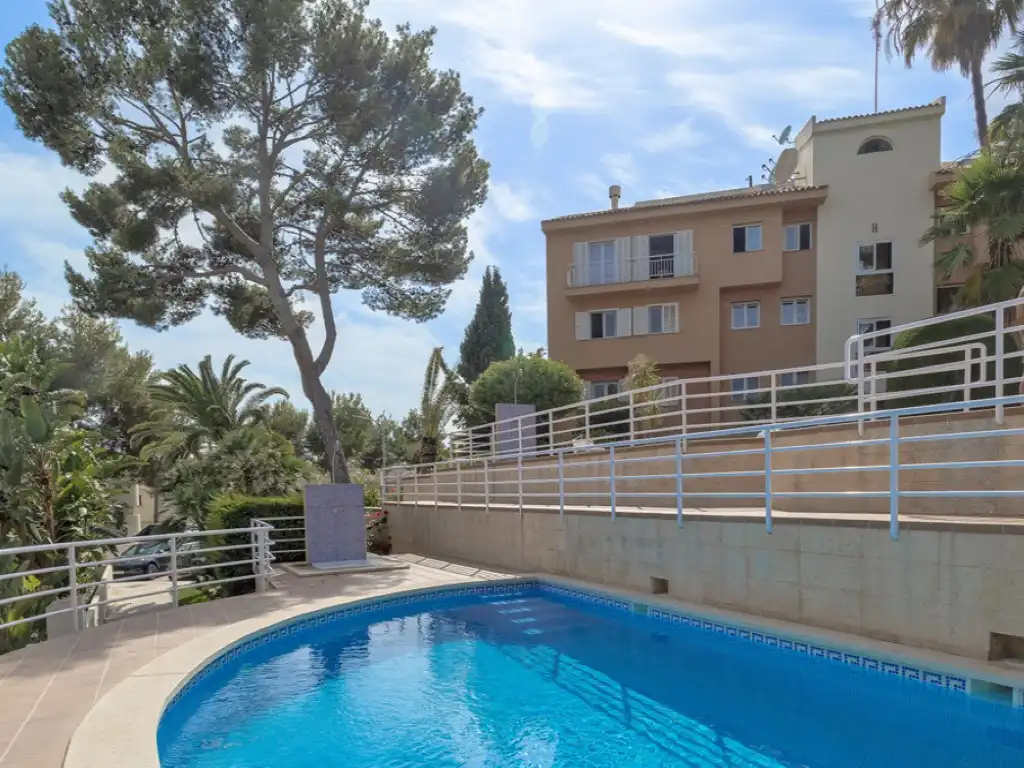 Mini appartamento con terrazza in vendita a Portals Nous