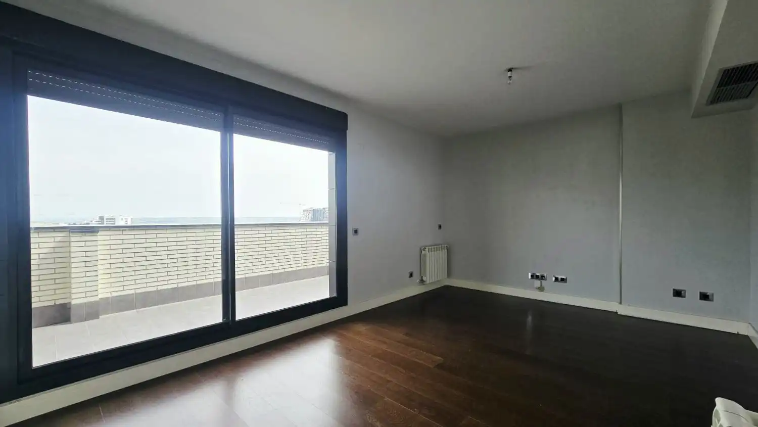 Sala d'estar de Àtic de lloguer en Madrid amb Aire condicionat, Calefacció i Terrassa