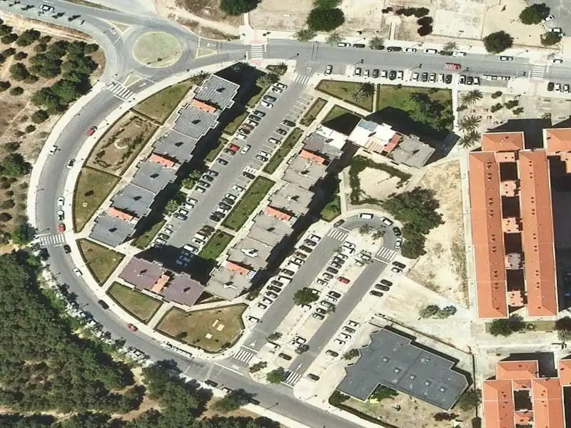 Pis en venda a RIU LLOBREGAT 18