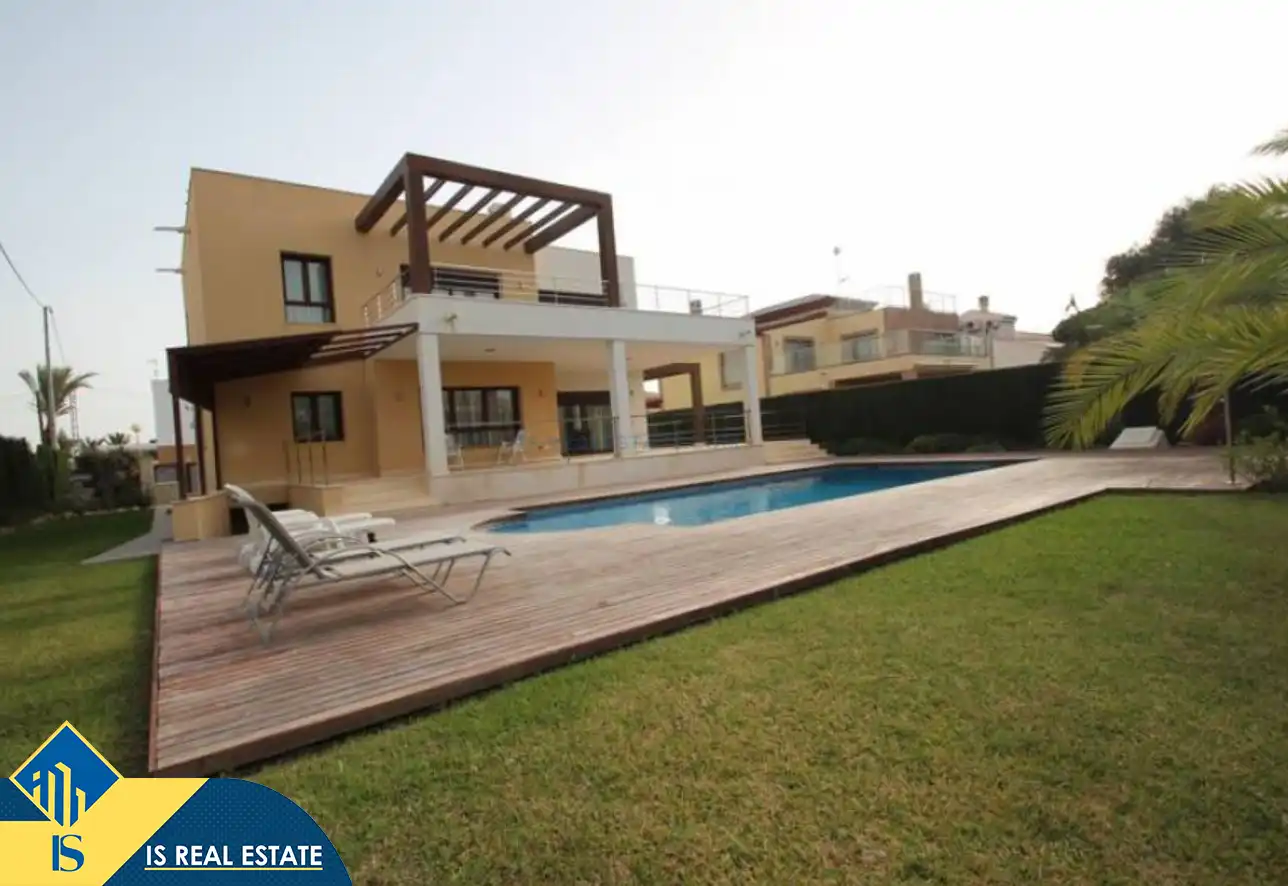 Piscina de Casa o chalet de alquiler en Orihuela con Aire acondicionado, Calefacción y Jardín privado