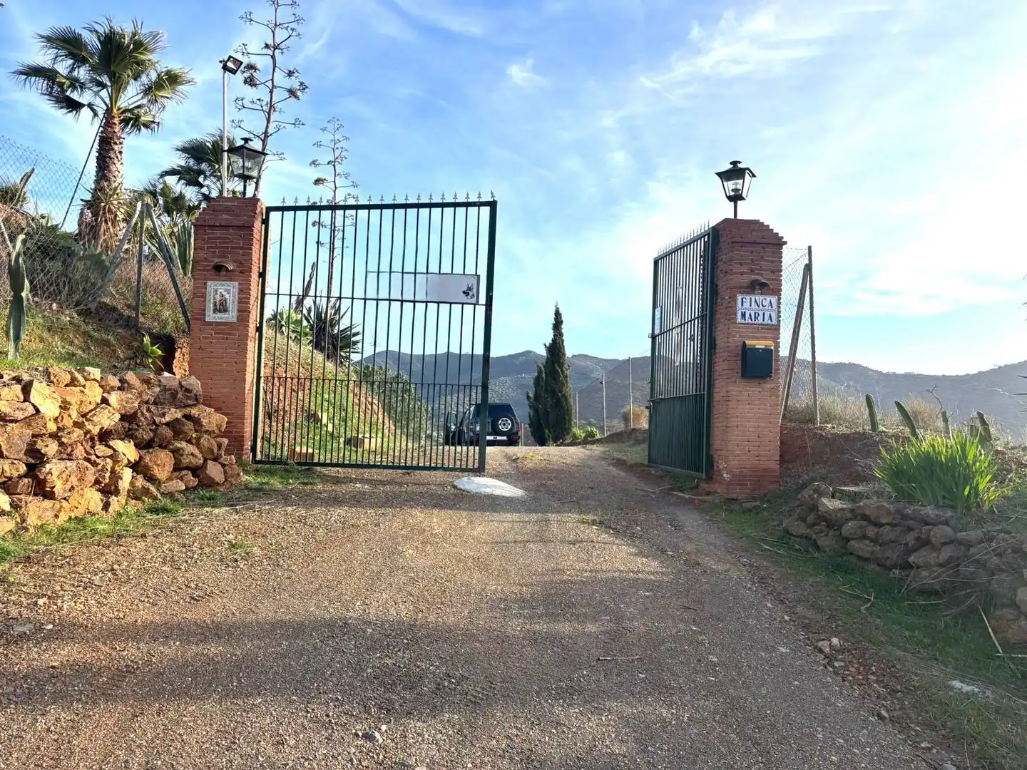Vista exterior de Finca rústica en venda en Sedella amb Jardí privat, Terrassa i Traster