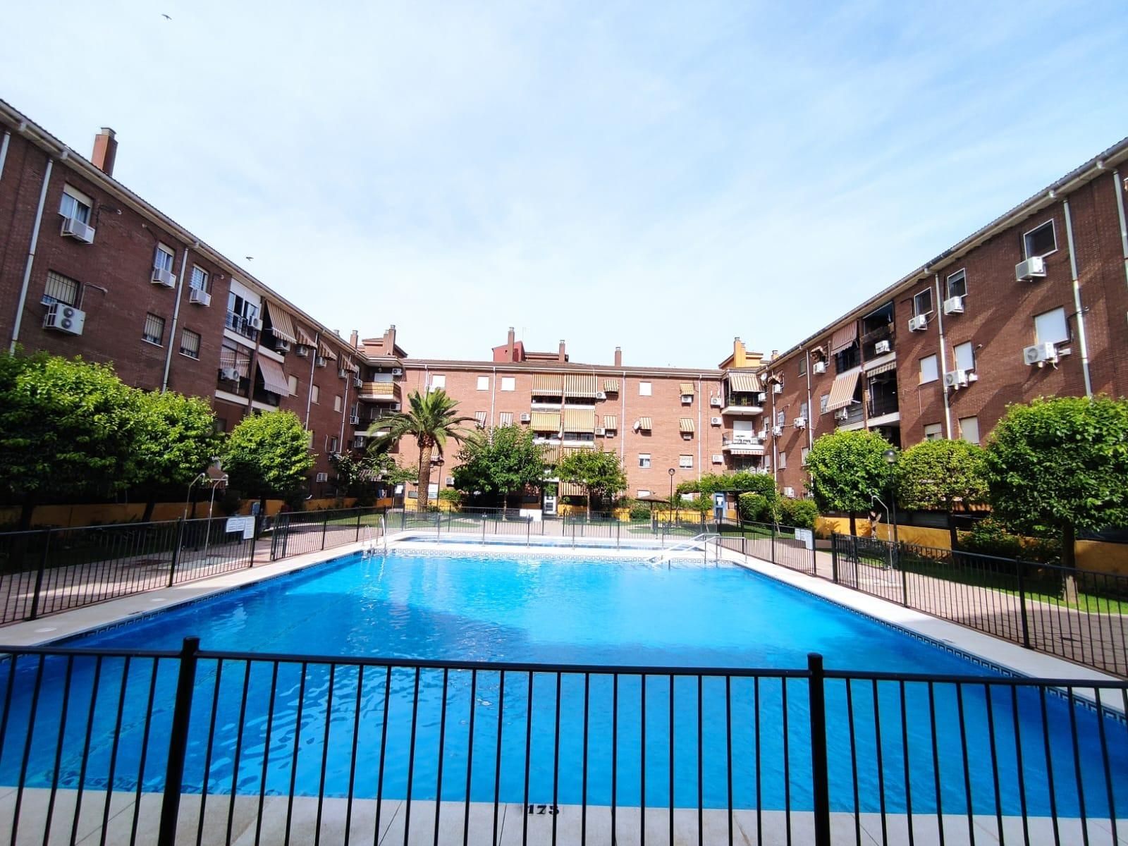 Vista exterior de Pis en venda en  Córdoba Capital amb Terrassa i Piscina comunitària