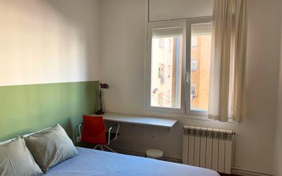 Bedroom of Flat to share in  Barcelona Capital  with Heating, Furnished and Oven