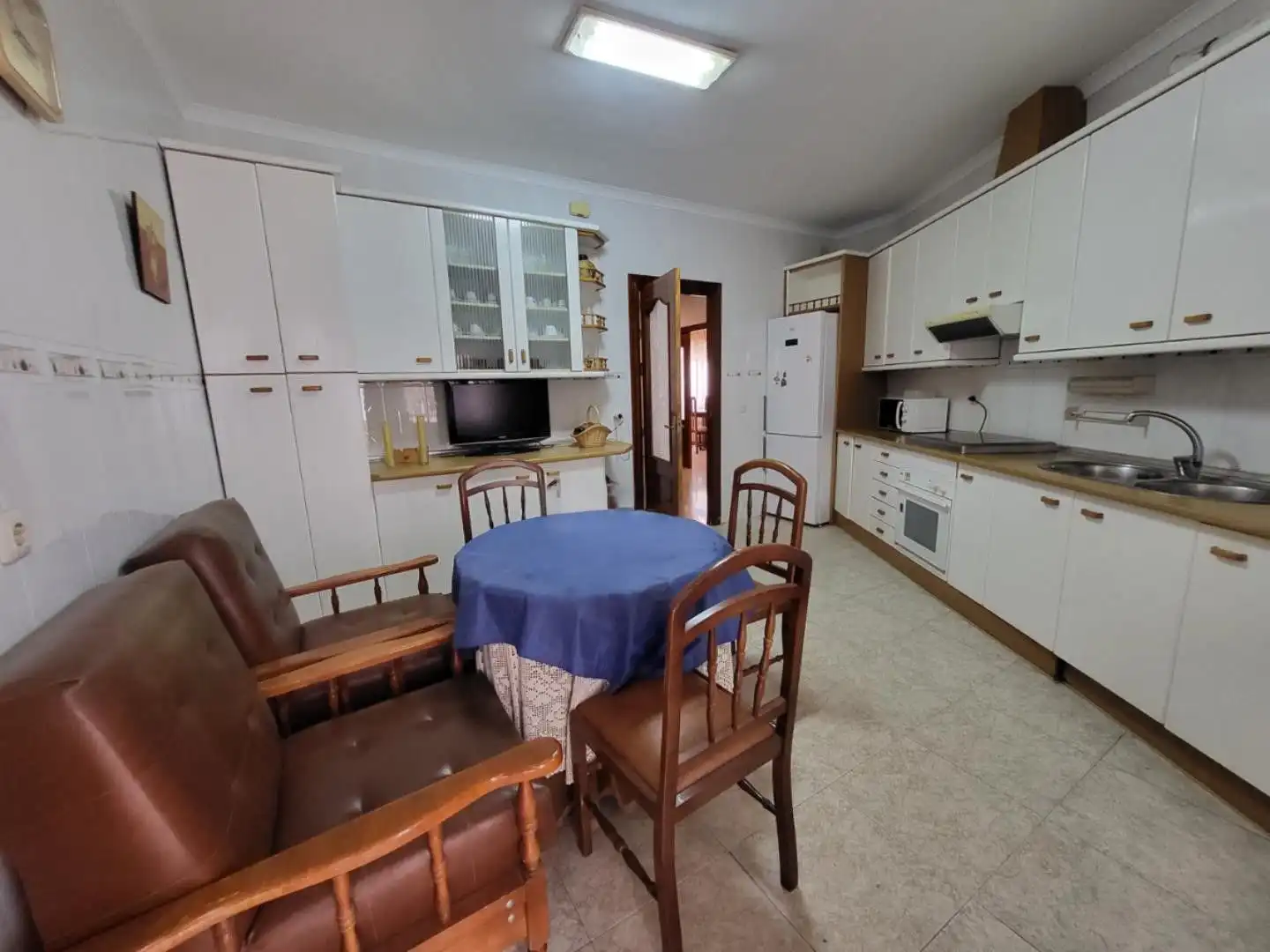 Cuina de Casa o xalet en venda en Sisante amb Calefacció, Terrassa i Moblat