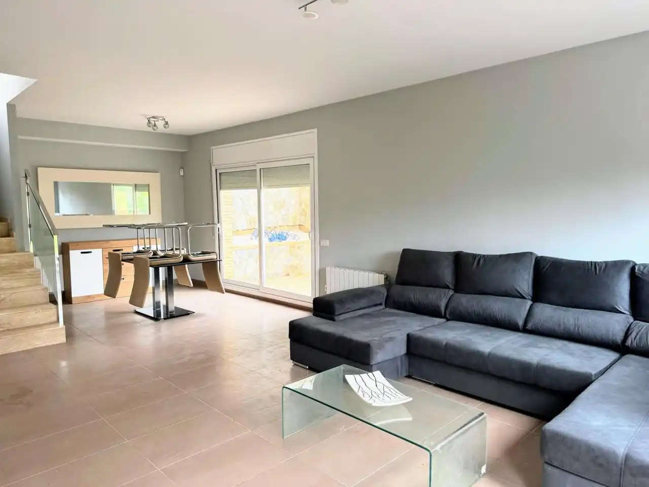 Sala d'estar de Casa o xalet en venda en Rubí amb Terrassa, Piscina i Internet