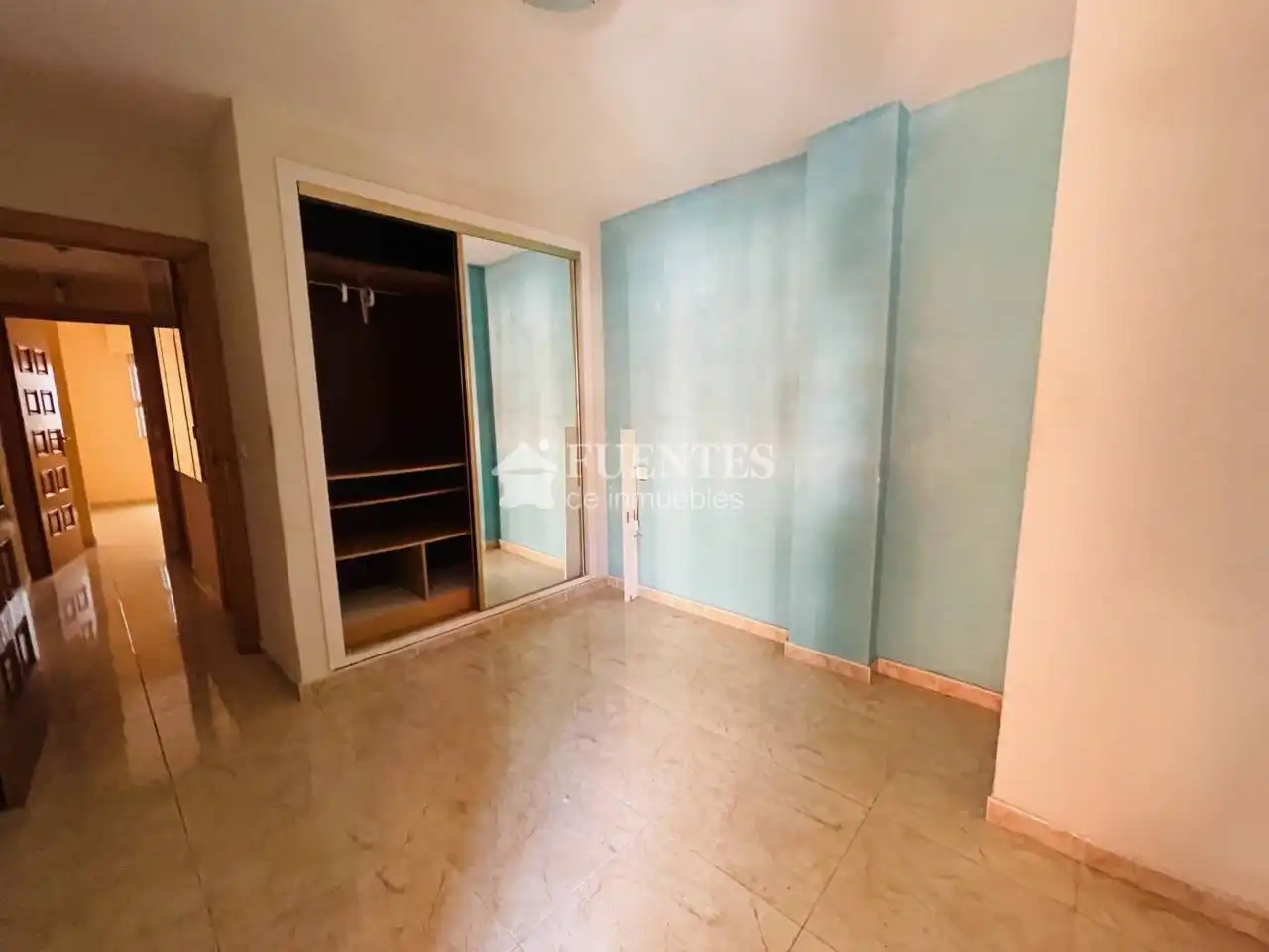 Habitación de Piso en venta en Alicante / Alacant con Aire acondicionado y Terraza
