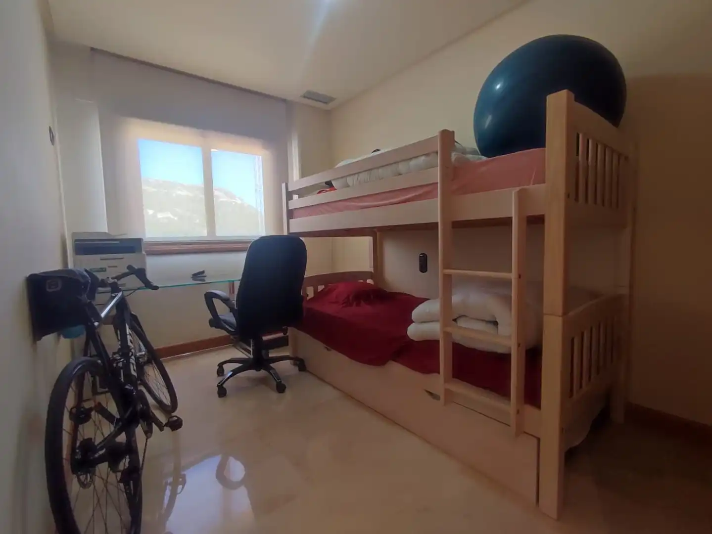 Schlafzimmer von Dachboden zur Miete in Guardamar del Segura mit Klimaanlage, Heizung und Terrasse