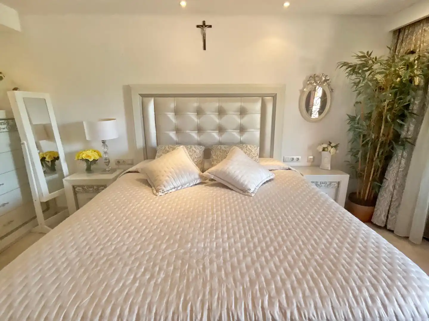 Habitación de Apartamento en venta en Estepona con Aire acondicionado, Terraza y Piscina