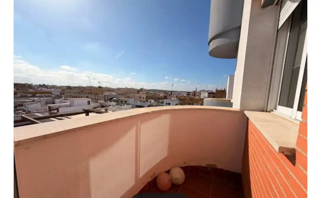 Terrasse von Wohnung zum Verkauf in Sevilla mit Klimaanlage, Privatgarten und Möbliert