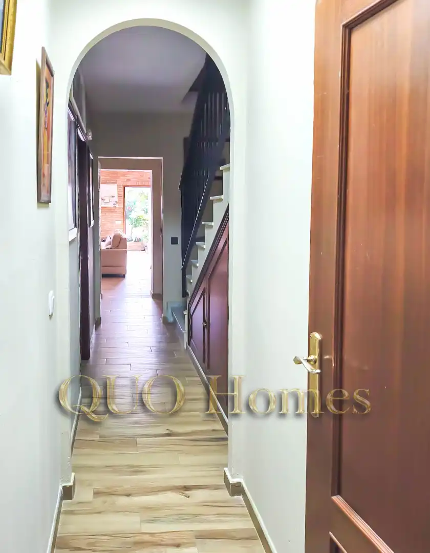 Houses for sale in Jerez de la Frontera  with Air Conditioner and Balcony