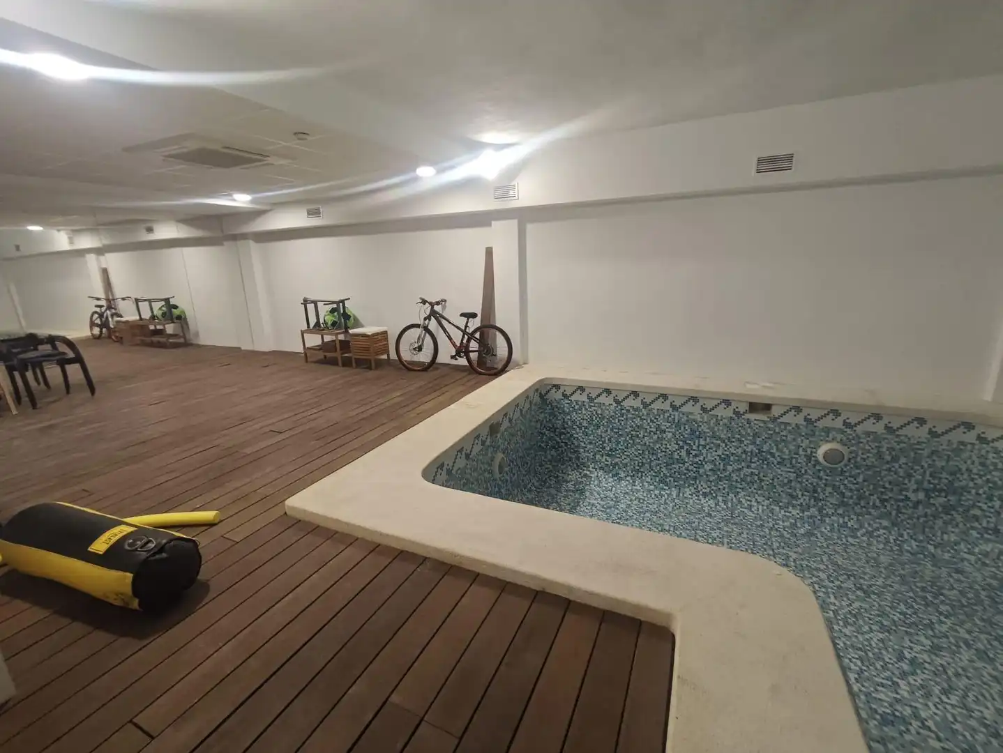 Piscina de Casa o xalet en venda en Petrer amb Aire condicionat, Calefacció i Jardí privat