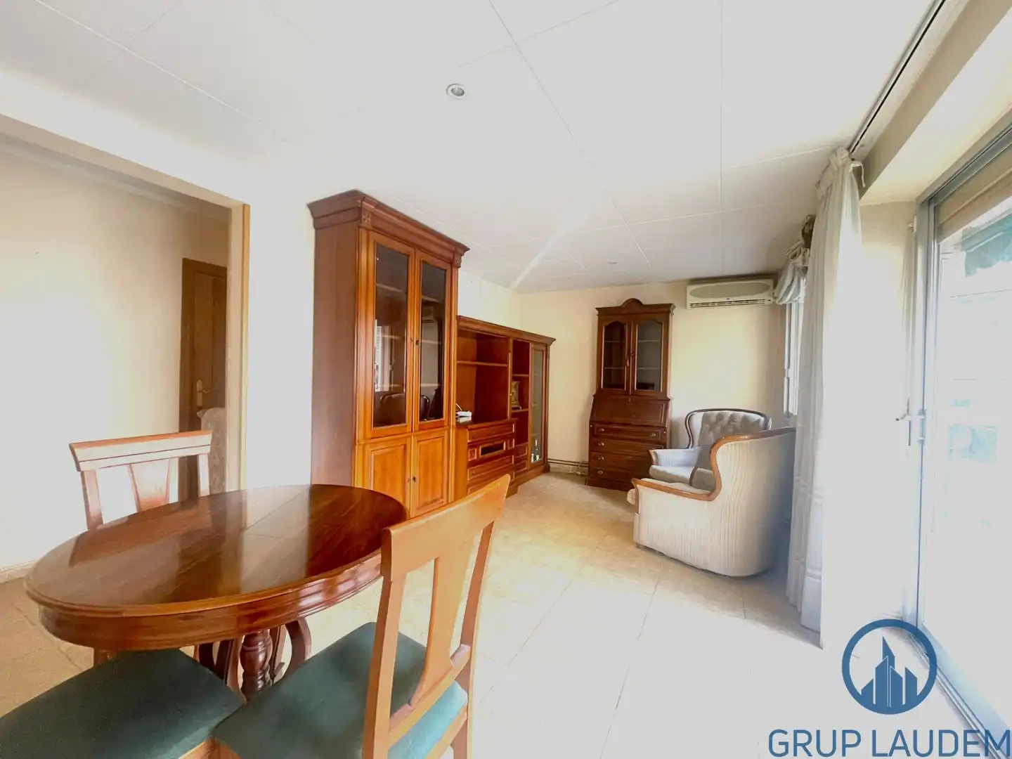 Living room of Flat for sale in Mataró  with Air Conditioner, Heating and Oven